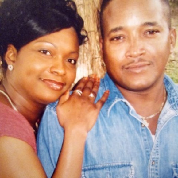 Meet your Posher, Cynthia - Picture 1 of 1